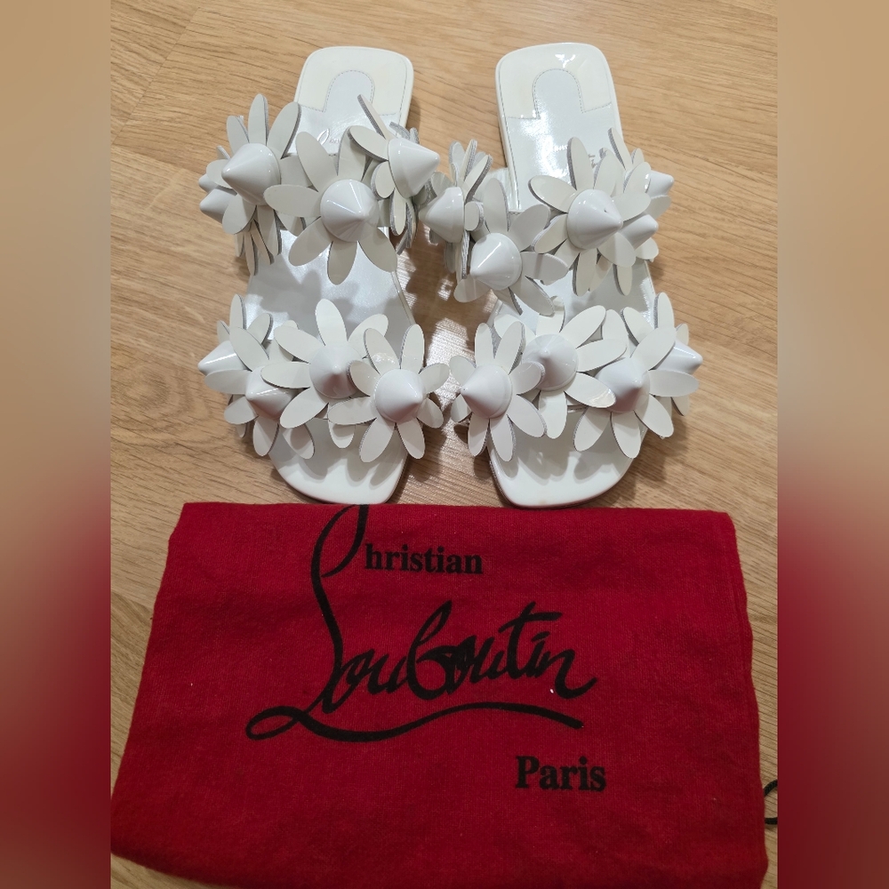 ❌SOLD❌ 🤍Christian Louboutin Daisyna🤍 - Picture 2 of 13